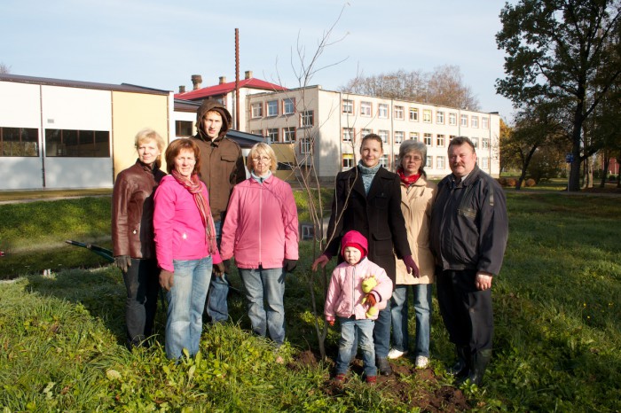 maza daļiņa no lielā stādītāju pulka..