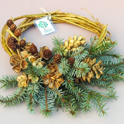 Durvju vainags uz klūgām, zelts, serbijas egle, čiekuri