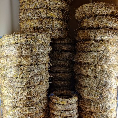 Vainaga pamatne no salmiem, diametrs 20 cm, apkārtmērs 11-13 cm