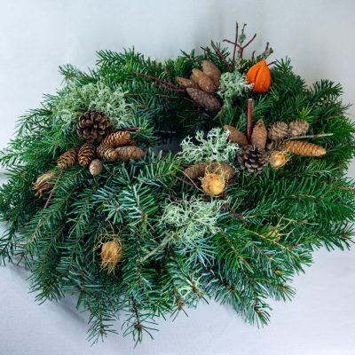 Adventes vainags, Serbijas egle, čiekuri, grimonis, ķērpji, fizālis, D 30 cm