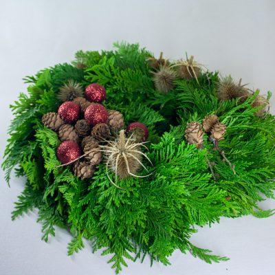 Adventes vainags, paciprese, dadži un sarkanās bumbas, D 30 cm