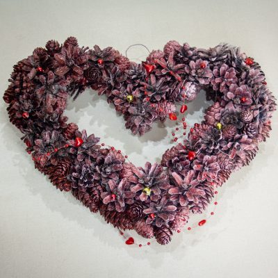 Divpusīgs dekors sirds formā, sārts, 30x20x5 cm