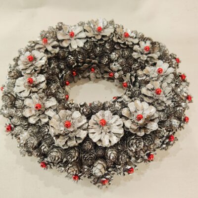 Adventes vainags, čiekuri un sarkanas pērlītes, sudrabs, D 23-24 cm